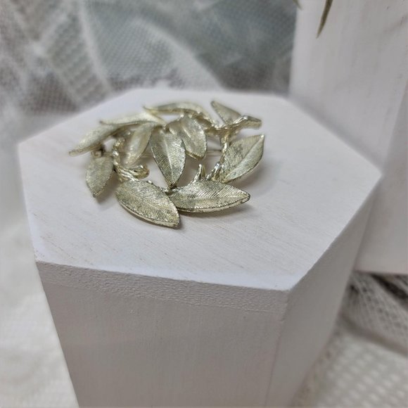Lisner Leaf Circle Pin Brooch Silver Vintage - Picture 6 of 7